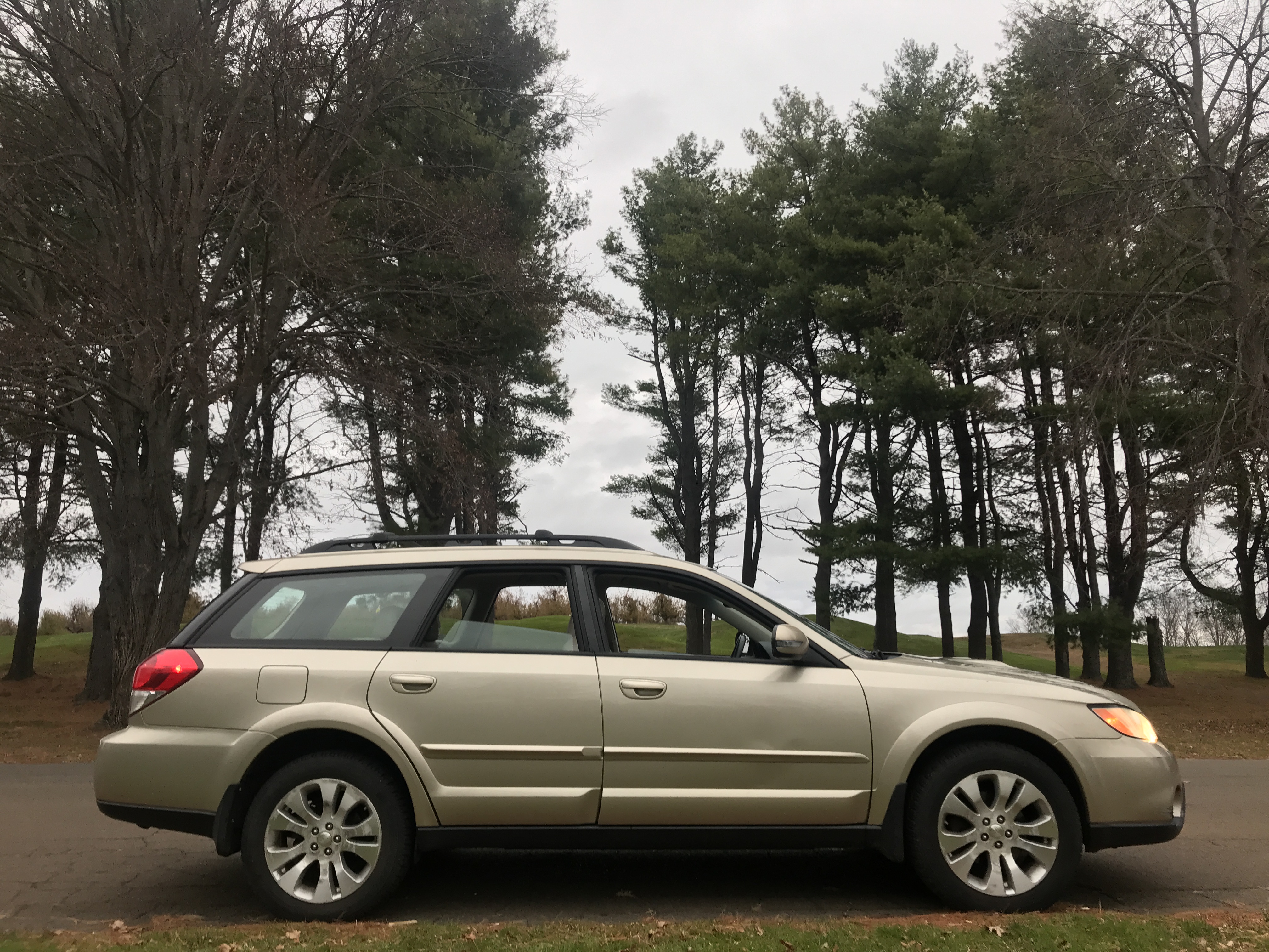 2008 Subaru Outback 2.5XT Limited, EJ255 turbo boxer, full-time symmetrical AWD, 5-speed manual One Owner 71K low mileage — photo 4